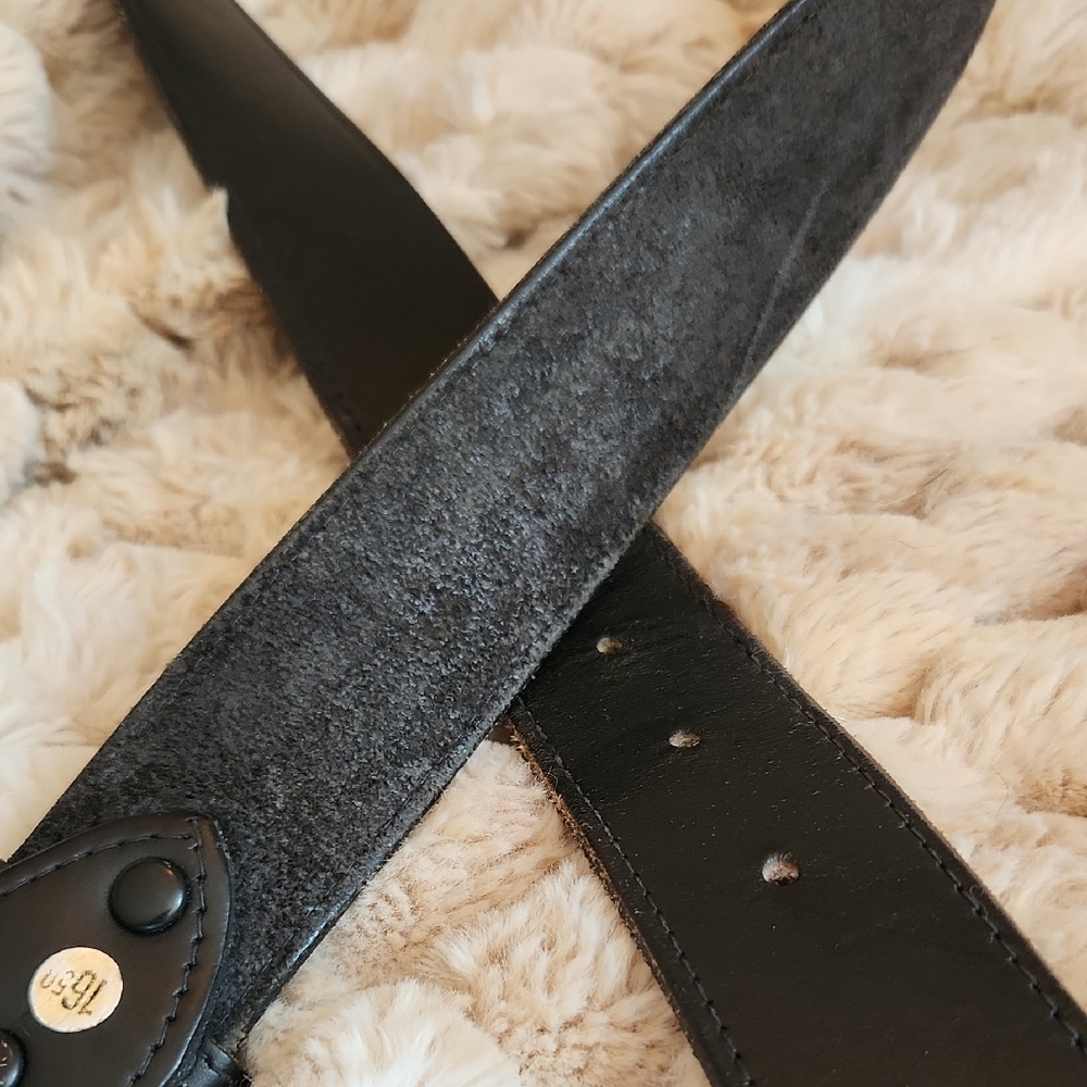 Elegant Black Leather Belt - Picture 4 of 4